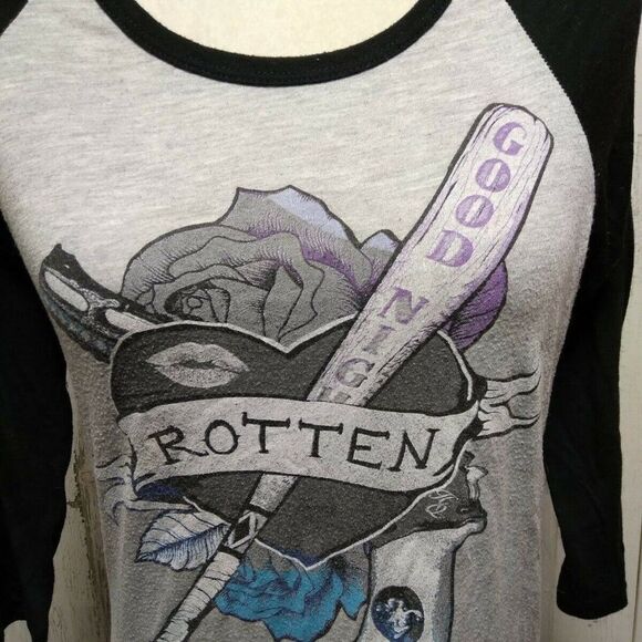 Suicide Squad Rotten Raglan Graphic Tee Shirt from Hot Topic Size Medium - Picture 4 of 4
